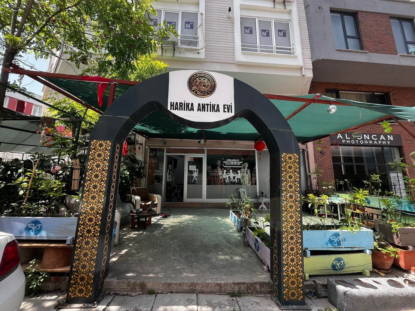 Harika Antika Evi giriş kemeri ve ön bahçesi, 15 Mayıs Mahallesi, Pamukkale/Denizli